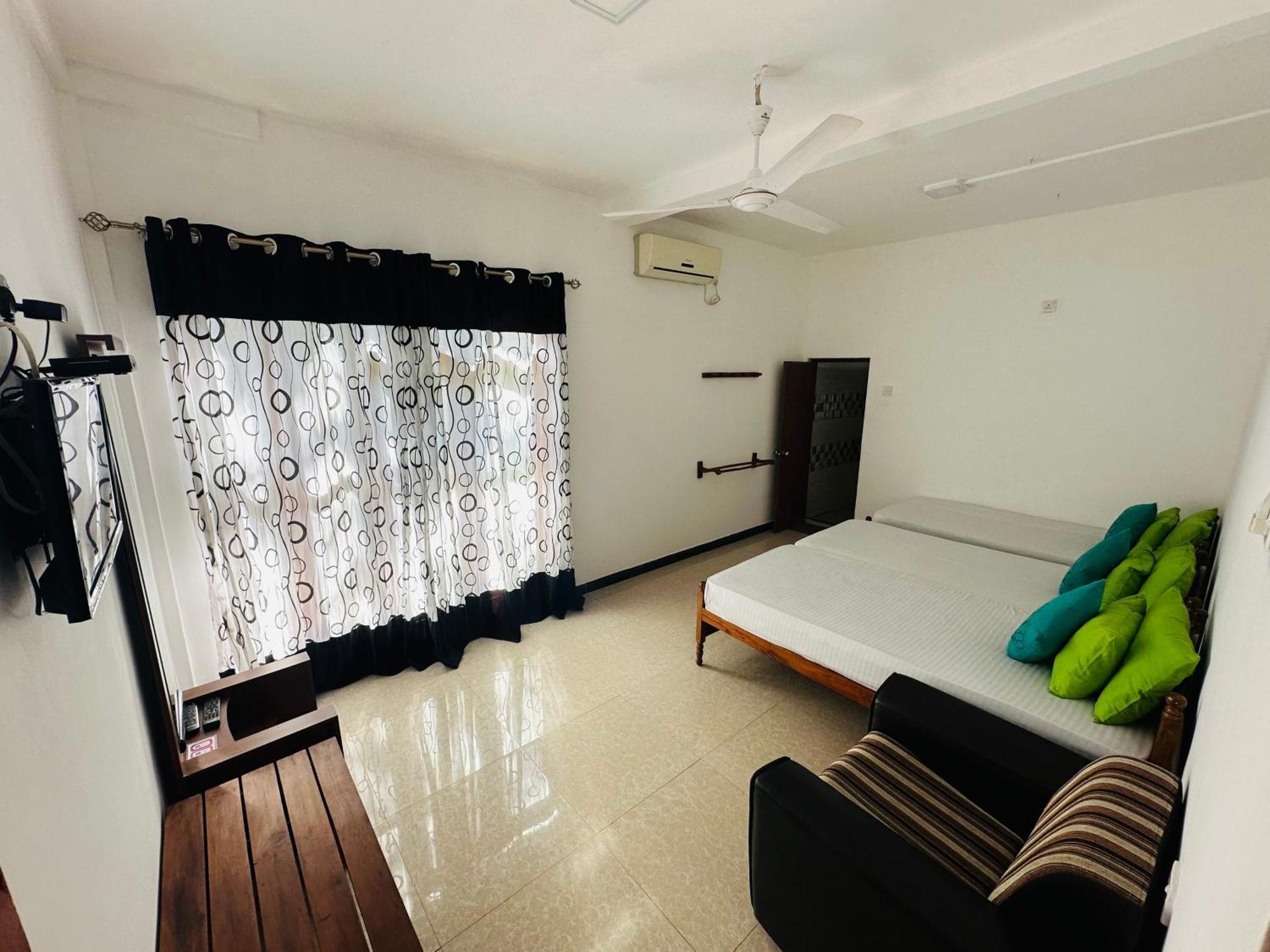 Tishan Holiday Resort Polonnaruwa Zimmer foto